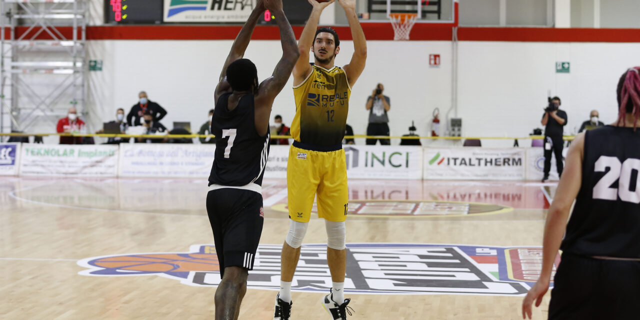 La Real Mutua Basket Torino batte l’Urania Milano e va in semifinale di Supercoppa