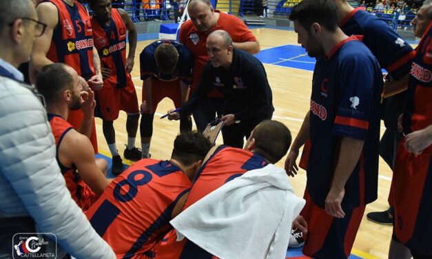 Cus Jonico – Il tecnico rossoblu torna sul successo contro Castellaneta: “Abbiamo vinto e bene. Vedere il palazzetto pieno è stato un piacere per tutto il basket tarantino. Ora testa a Vieste”