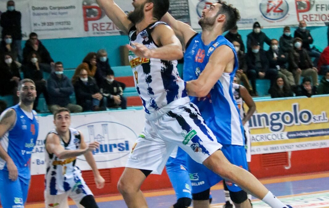 I Lions Bisceglie piegano Monopoli davanti a un pubblico numeroso