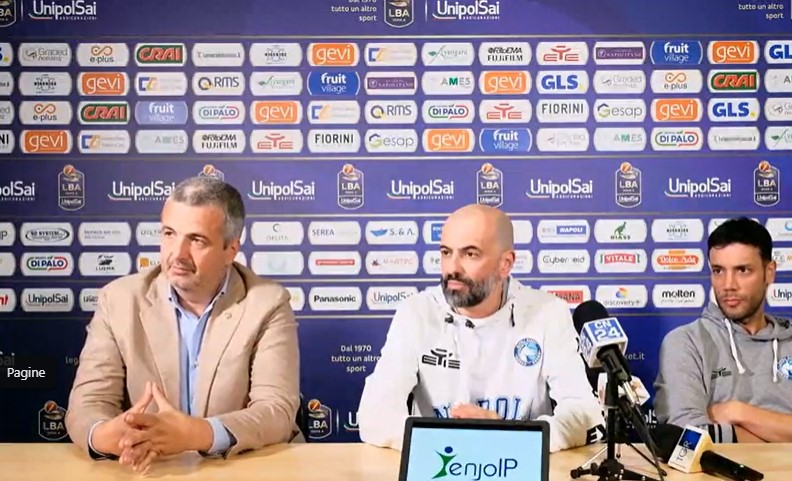 Napoli, la presentazione di coach Buscaglia: “Contento di accettare questa sfida, tutti dovranno sentirsi coinvolti”