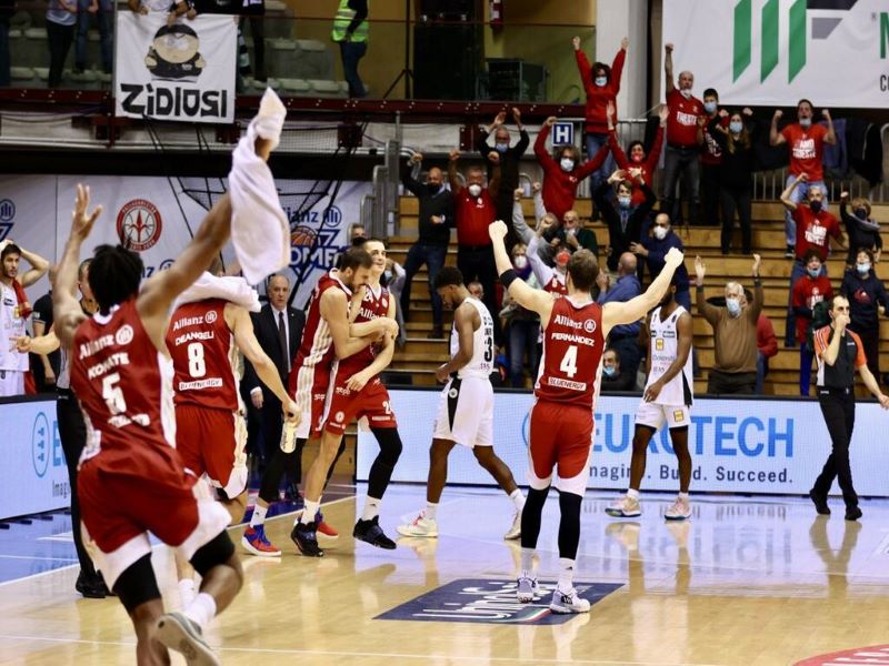 Grazulis decide sulla sirena una partita folle, Trieste-Trento finisce 70-69