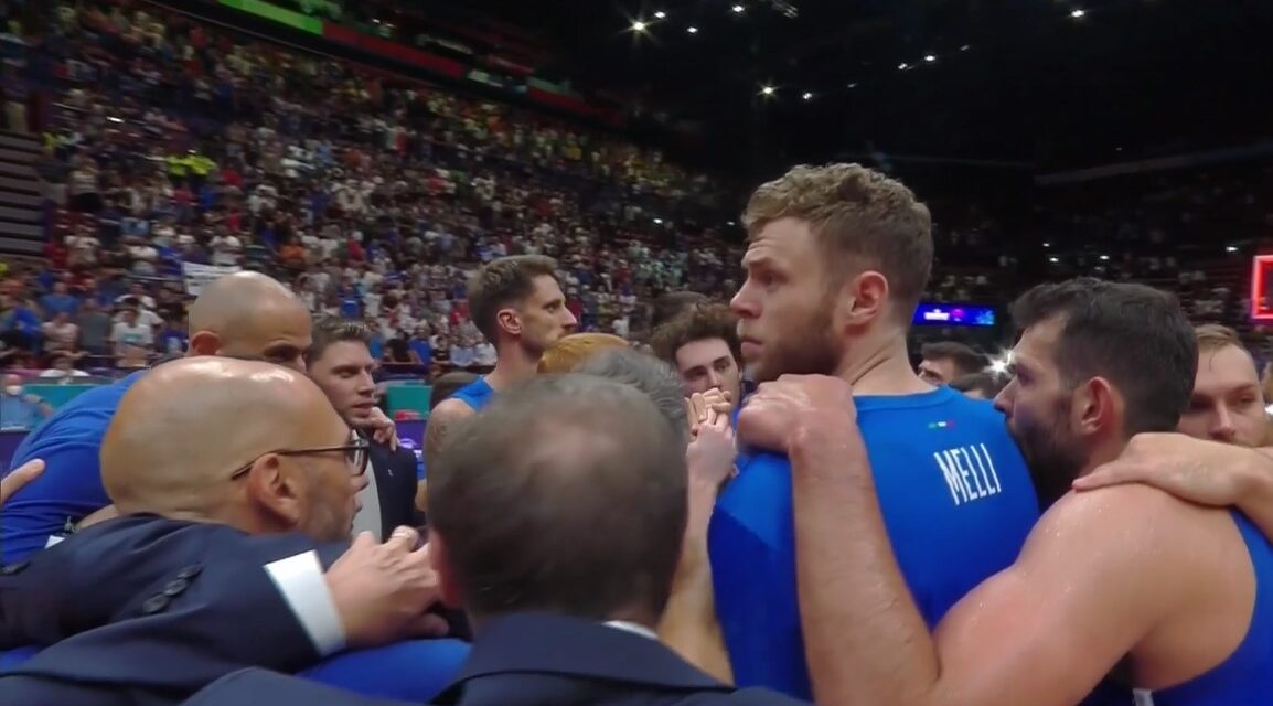 Eurobasket, l’Italia chiude al meglio il girone e travolge la Gran Bretagna: agli ottavi c’è la Serbia