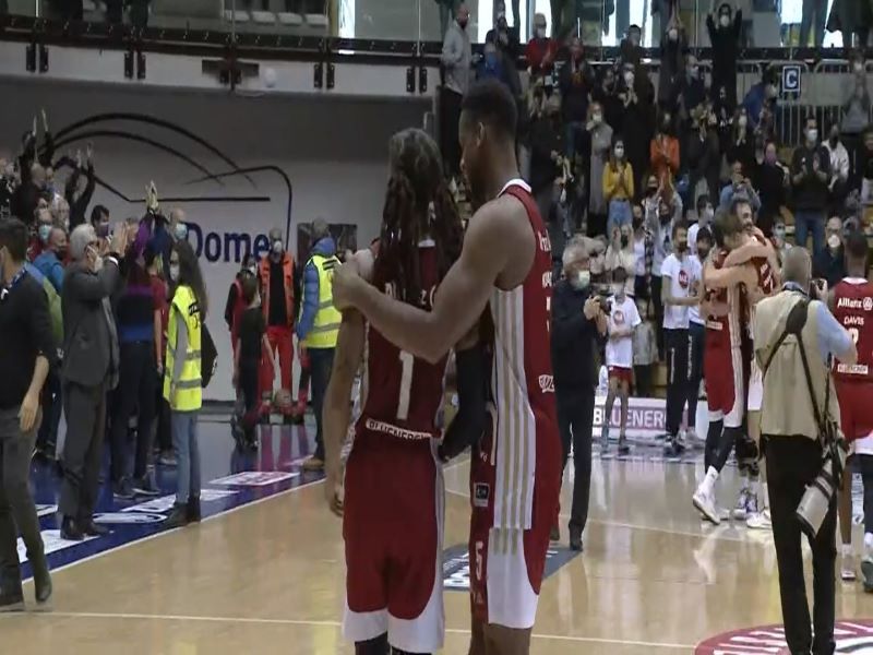 Termina l’imbattibilità di Milano, Trieste vince in volata 71-68