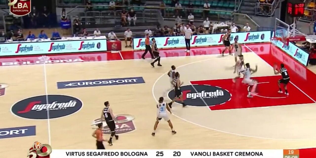 La Virtus Bologna torna alla vittoria, battuta Cremona in Supercoppa