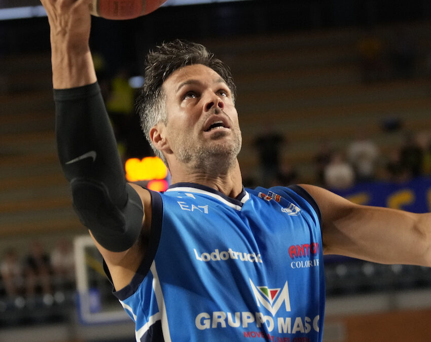 Blu Basket Treviglio e Bruno Cerella ancora insieme