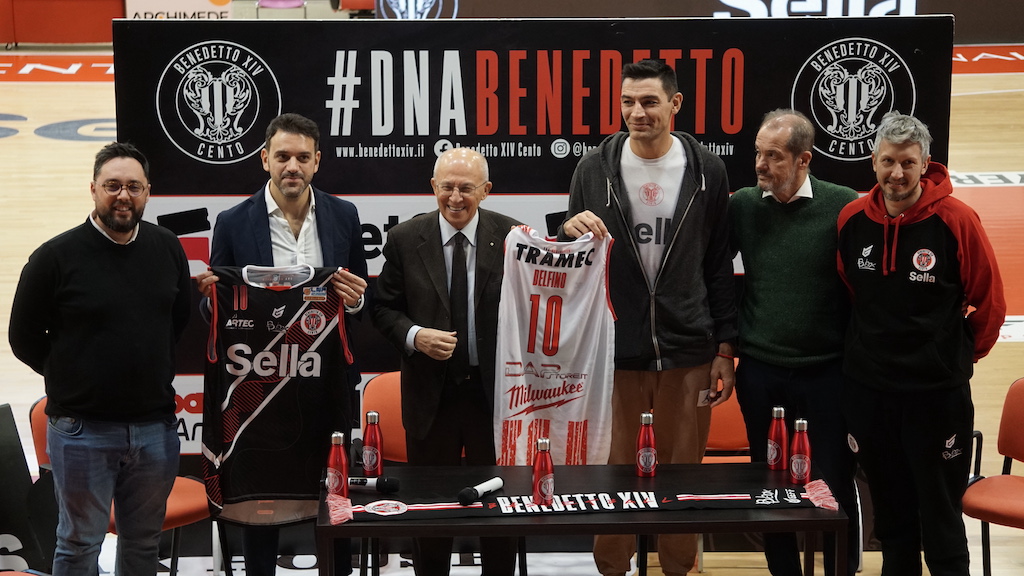 Pallacanestro Cento, la presentazione di Carlos Delfino